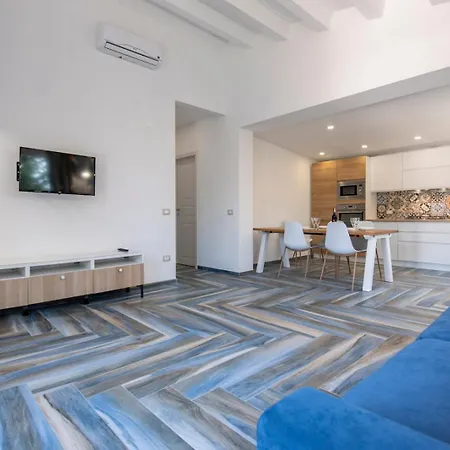 Del Papiro Charme Apartment